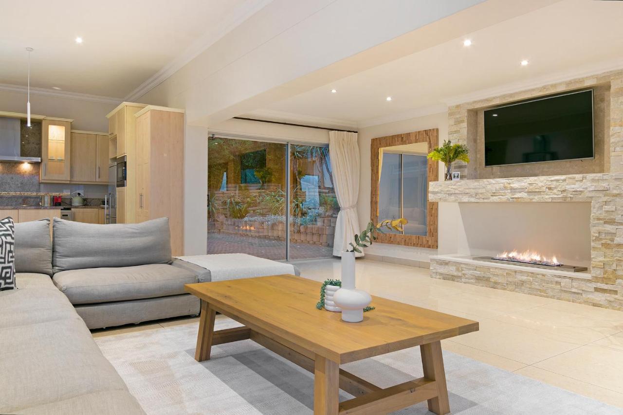 Luxury Serviced Mountain Villa In Constantia Città del Capo Esterno foto